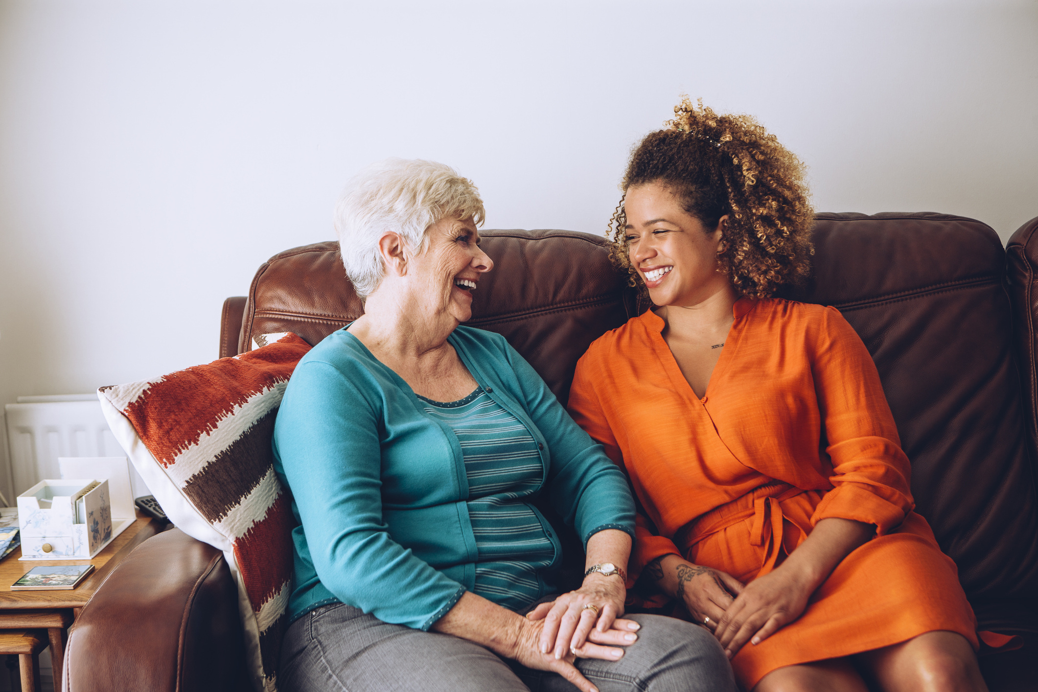 Seniors | Visitors at home | Secondary Image Seniors | Visitors at home | Secondary Image